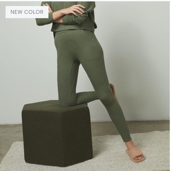 NWT Lunya Restore Thermal High Rise Legging - Picture 5 of 5